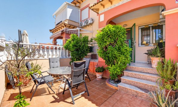 Adosado - Reventa - Torrevieja -
                Torrevieja