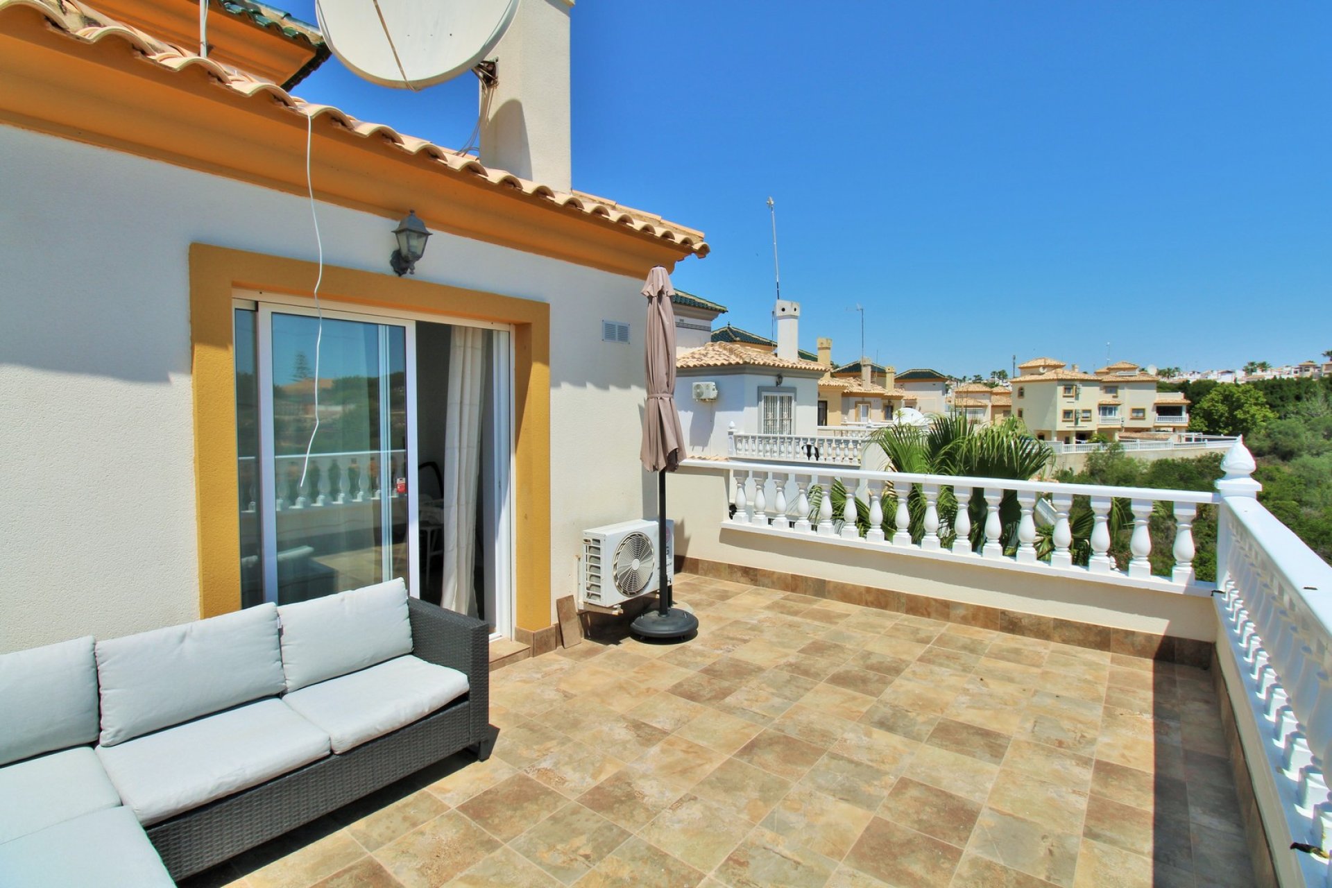 Gensalg - Villa -
Villamartín - Los Dolses