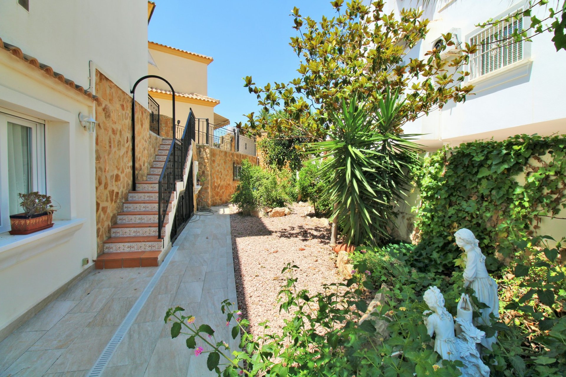 Gensalg - Villa -
Villamartín - Los Dolses