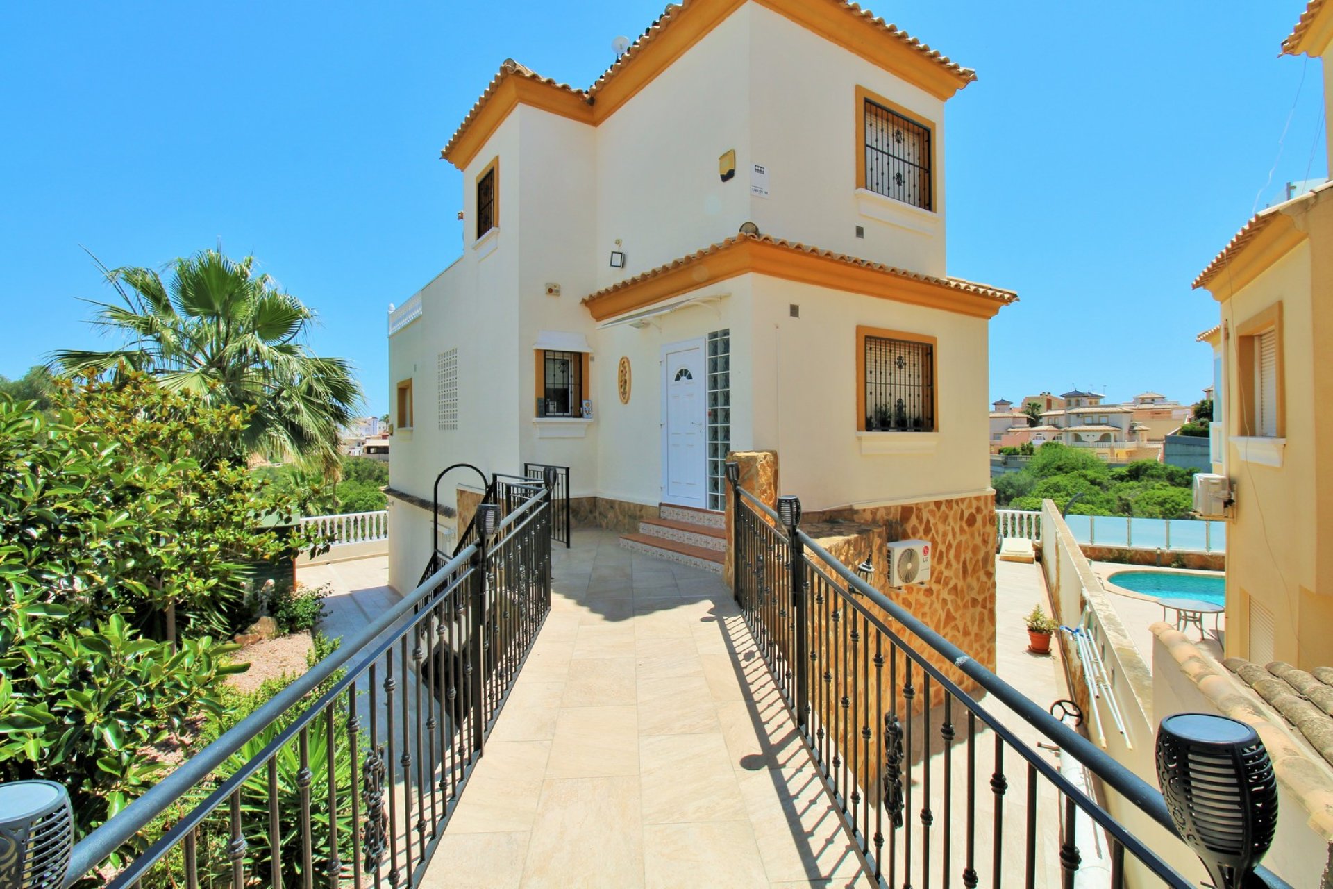 Gensalg - Villa -
Villamartín - Los Dolses