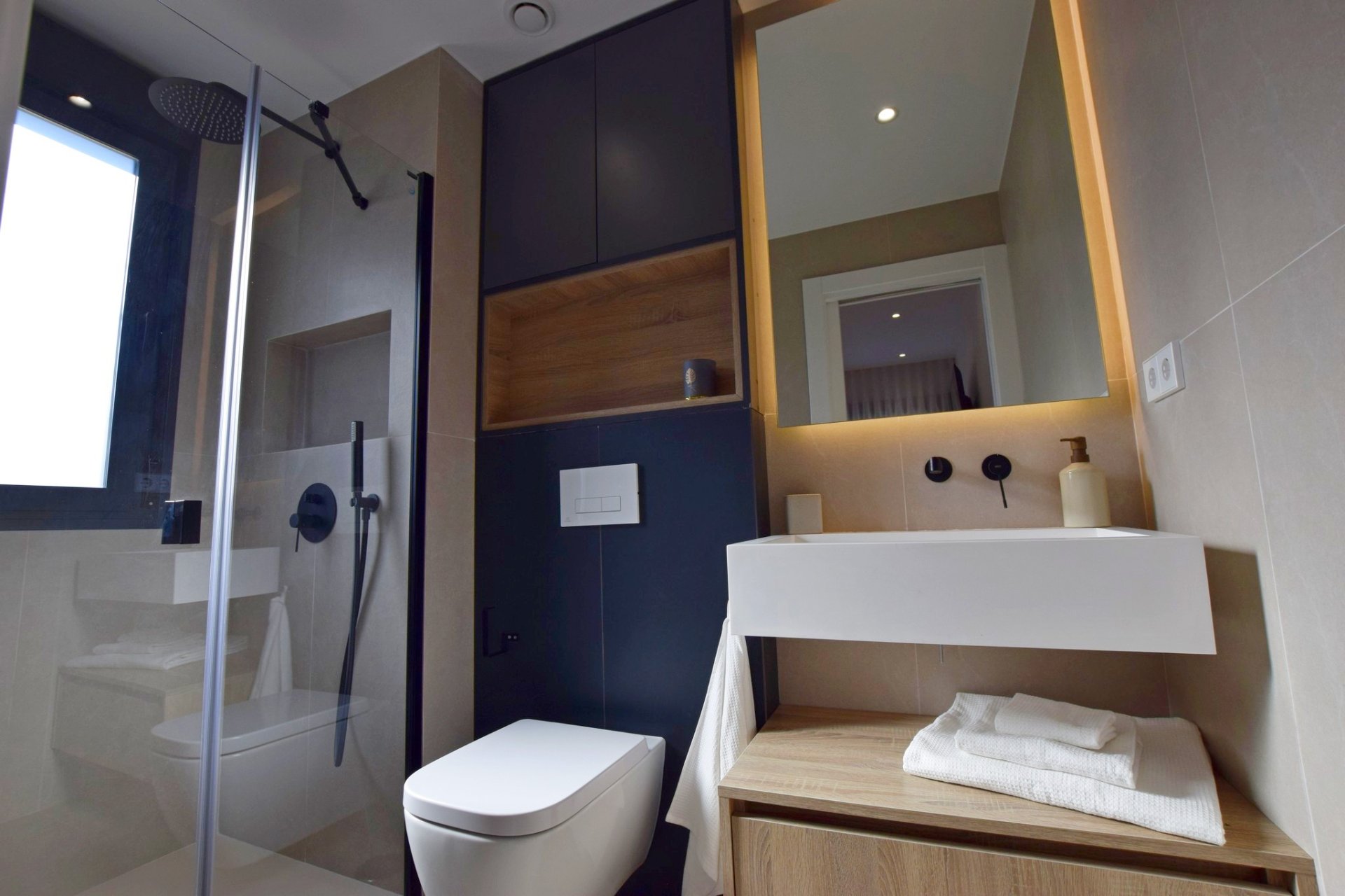 Nybyggeri - Lejlighed -
Los Guardianes