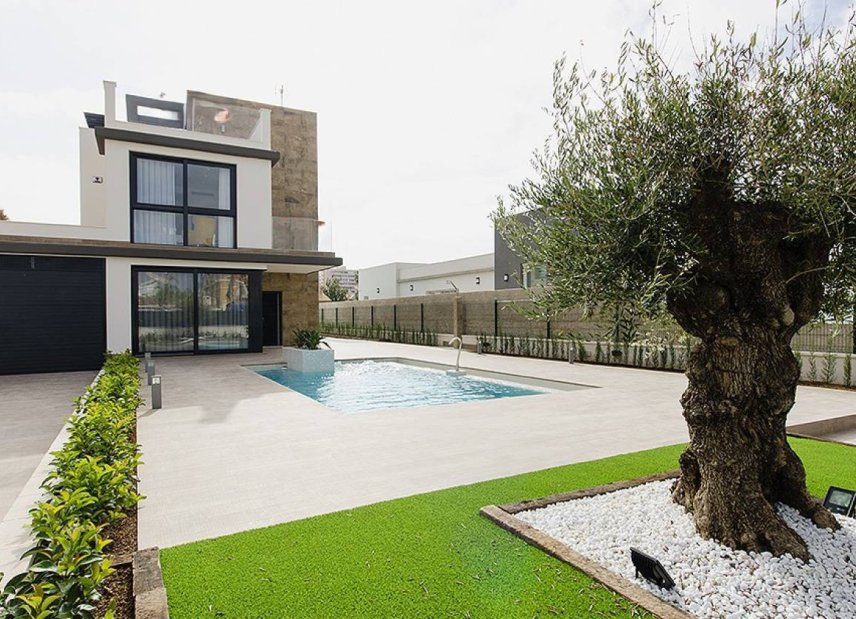 Nybyggeri - Villa -
Dehesa de Campoamor