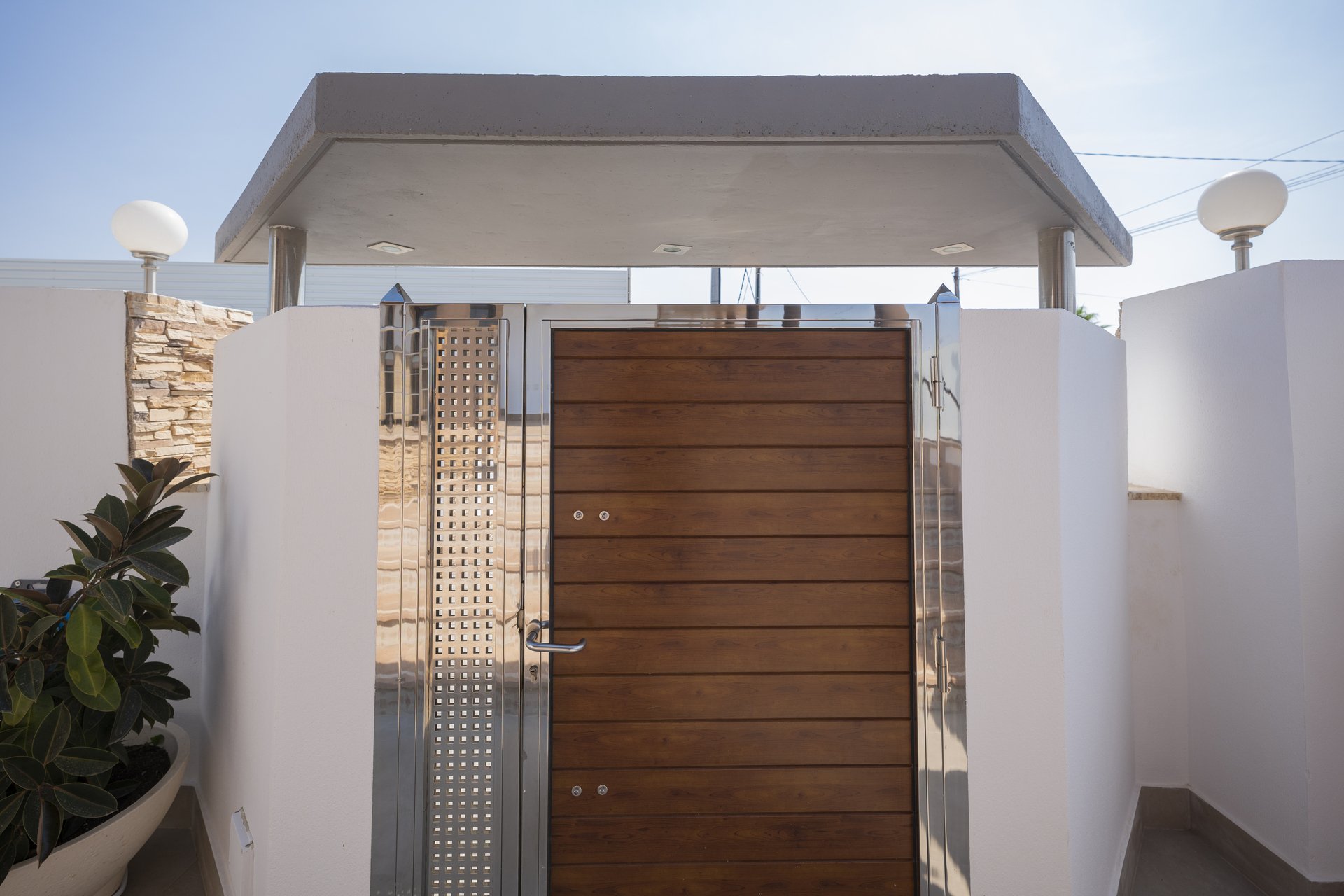 Nybyggeri - Villa -
Jerónimo y Avileses