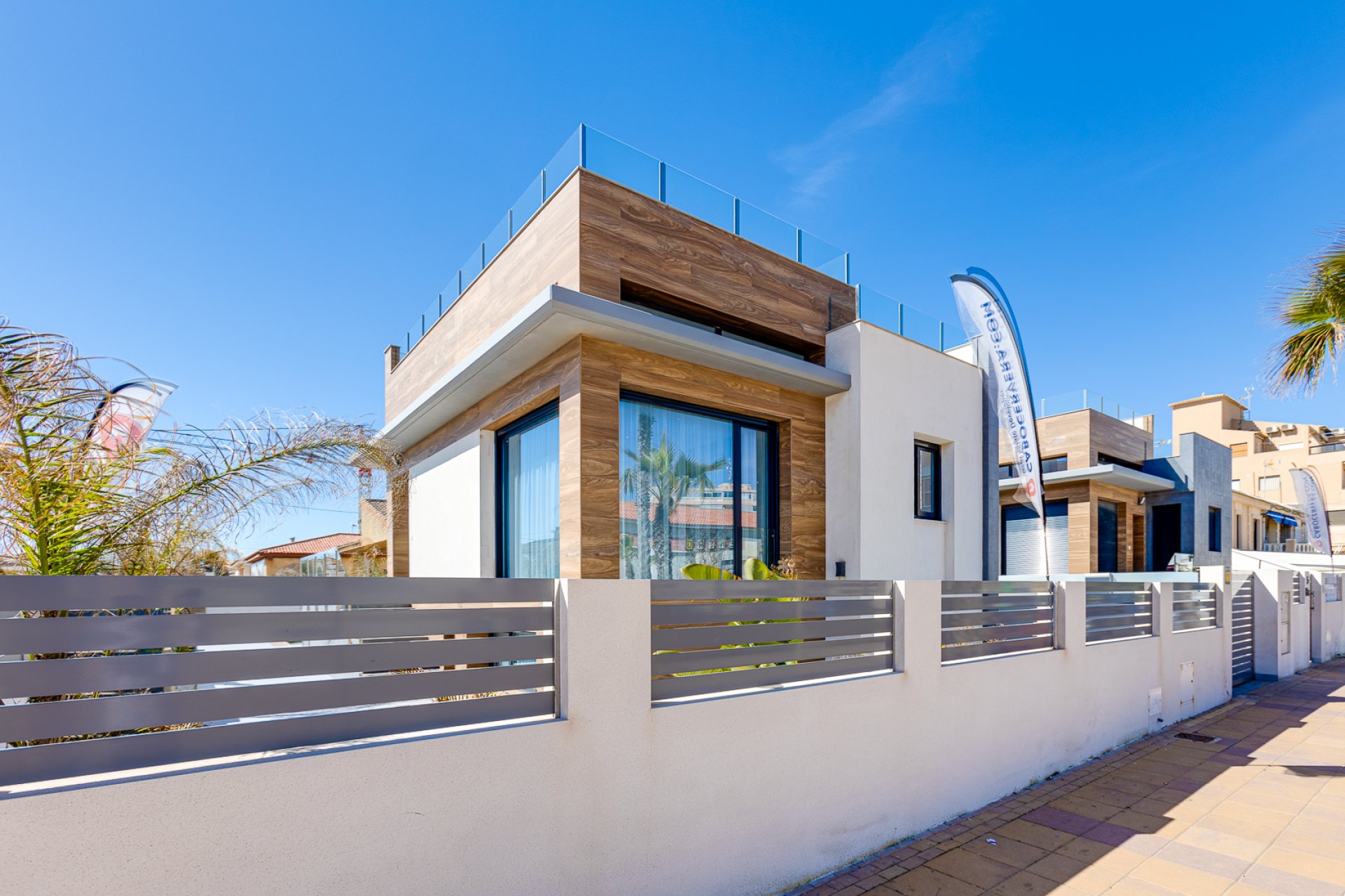 Nybyggeri - Villa -
La Mata