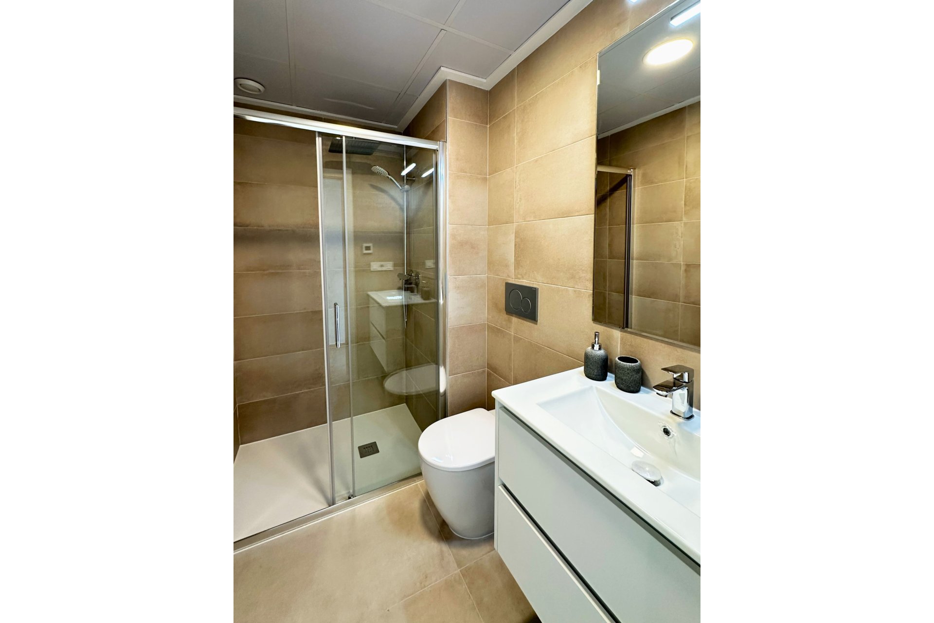 Obra nueva - Adosado -
Dolores