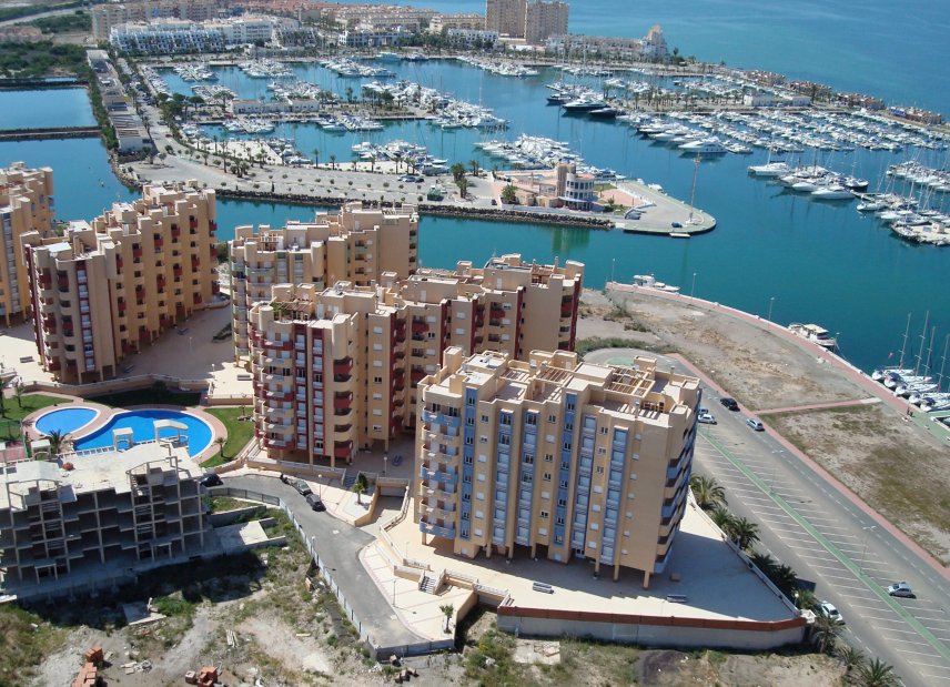 Obra nueva - Apartamento -
La Manga del Mar Menor