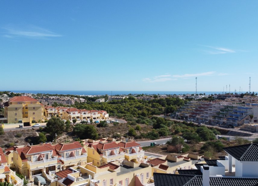 Obra nueva - Apartamento -
Res. Las Filipinas