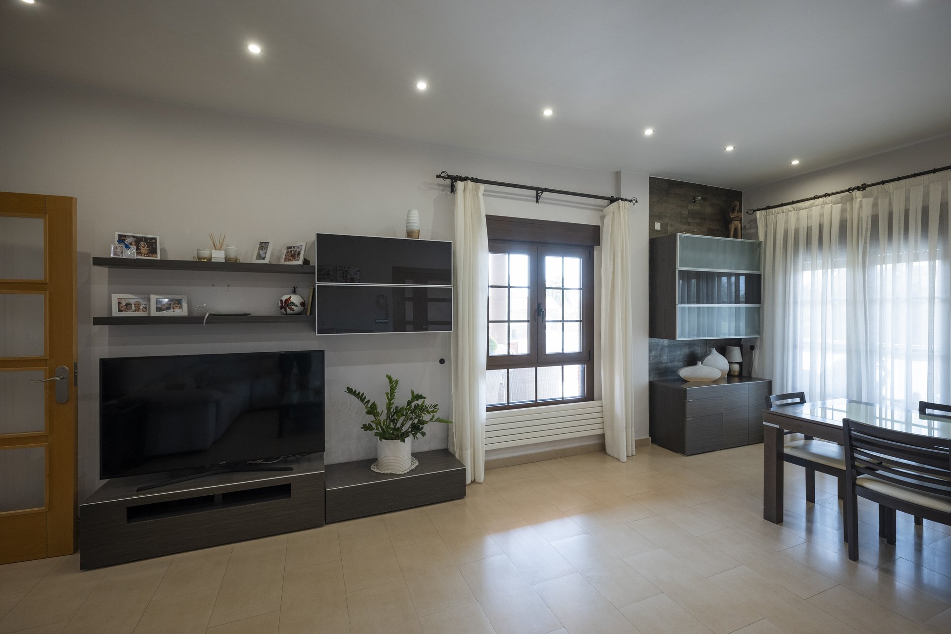 Obra nueva - Villa -
Jerónimo y Avileses