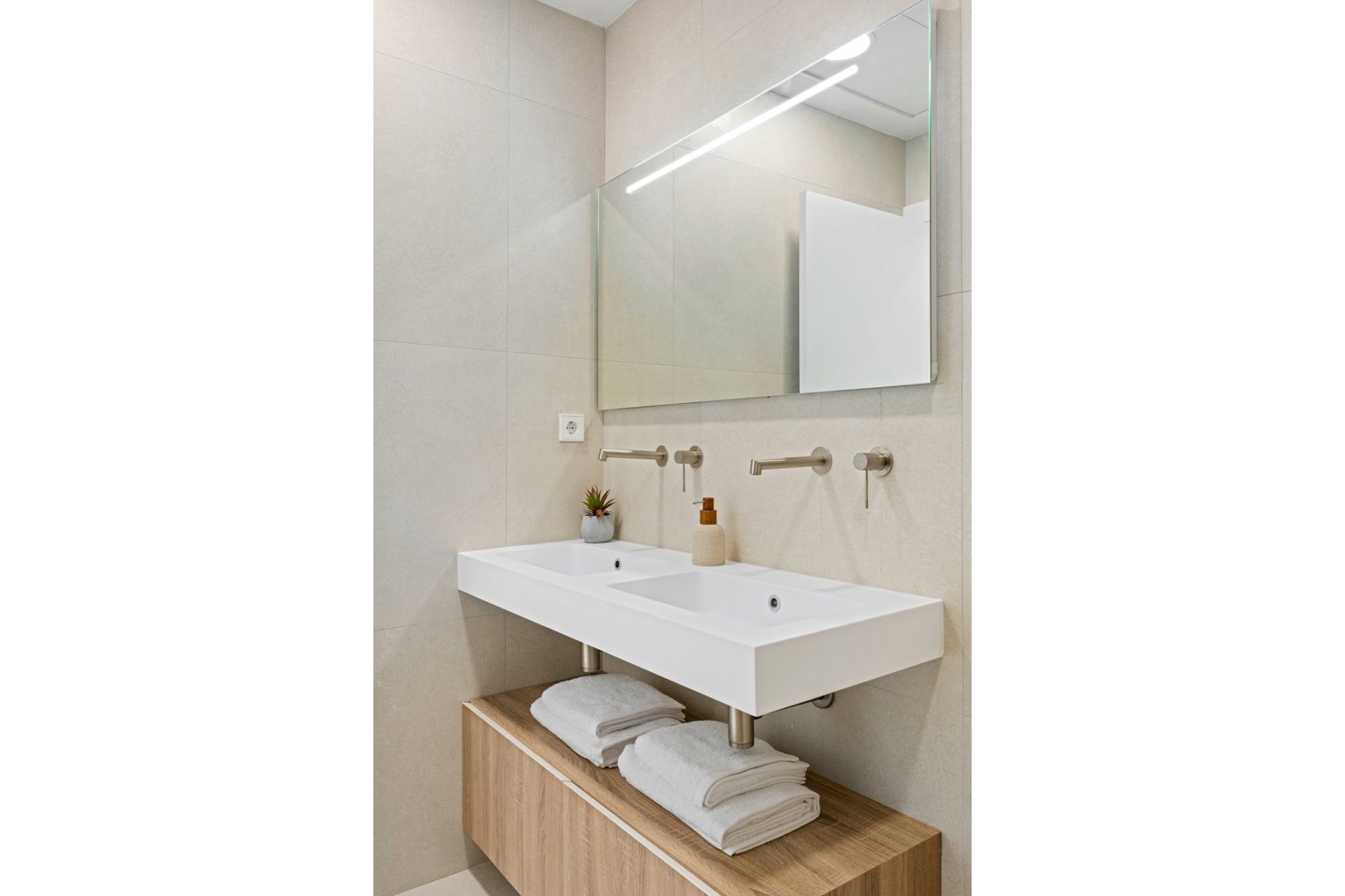 Obra nueva - Villa -
Los Alcázares