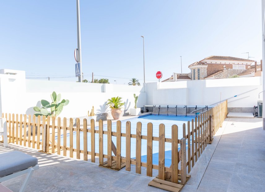 Obra nueva - Villa -
Murcia