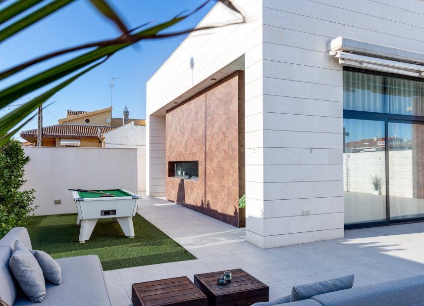 Obra nueva - Villa -
Pilar de la Horadada