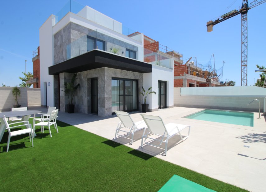 Obra nueva - Villa -
Pilar de la Horadada