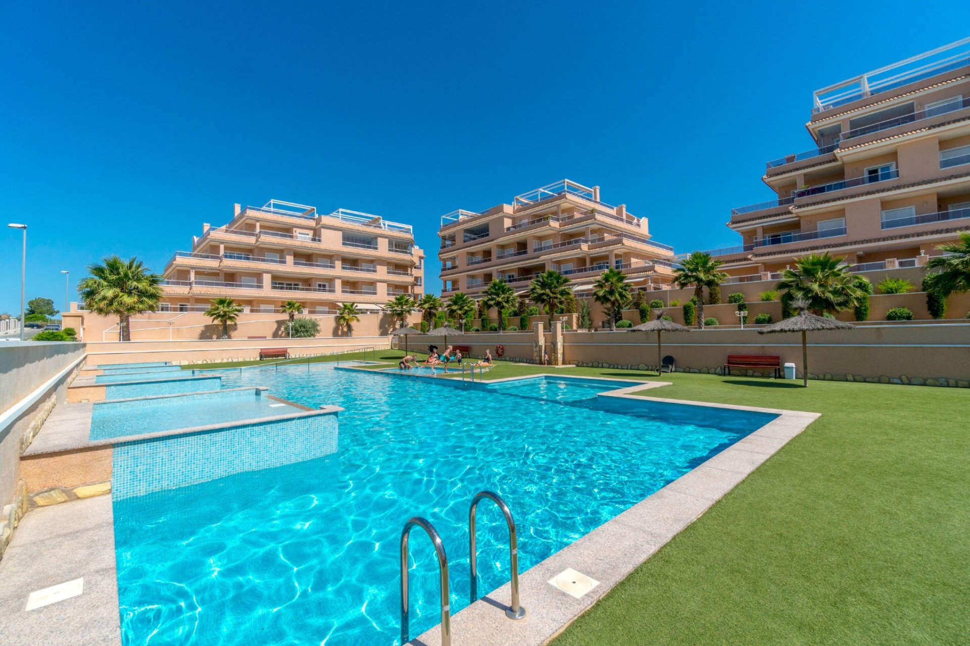 Resale - Apartment -
Orihuela Costa - Villamartín