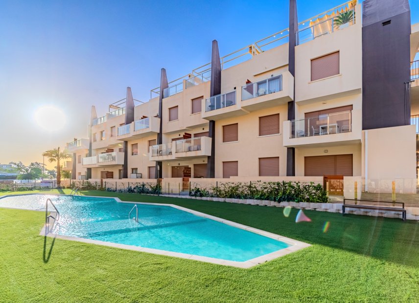 Resale - Apartment -
Pilar de la Horadada - Mil Palmeras