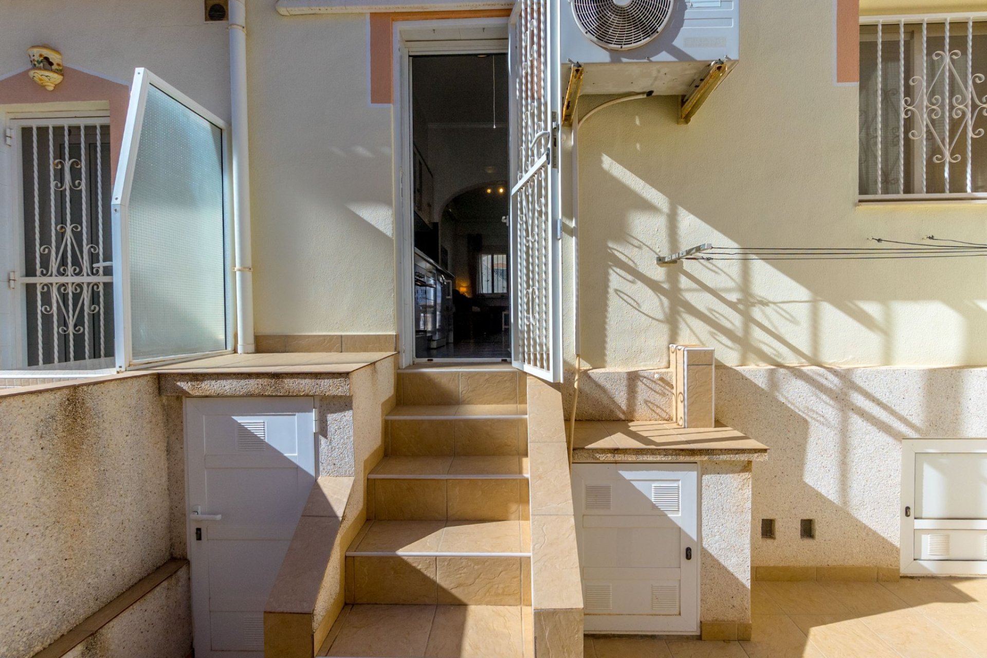 Resale - Townhouse -
Ciudad Quesada