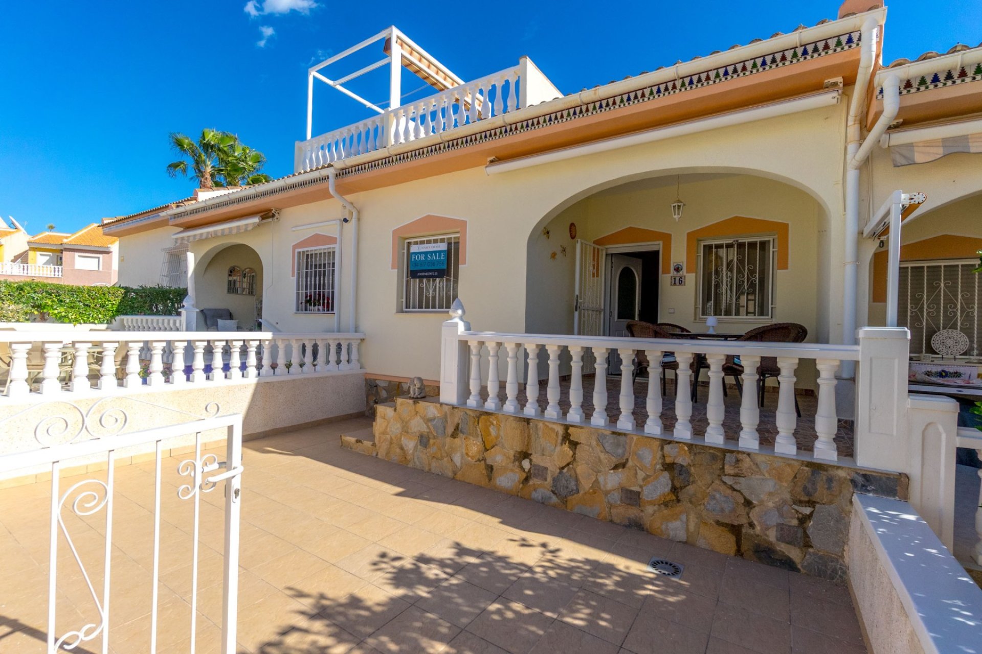 Resale - Townhouse -
Ciudad Quesada