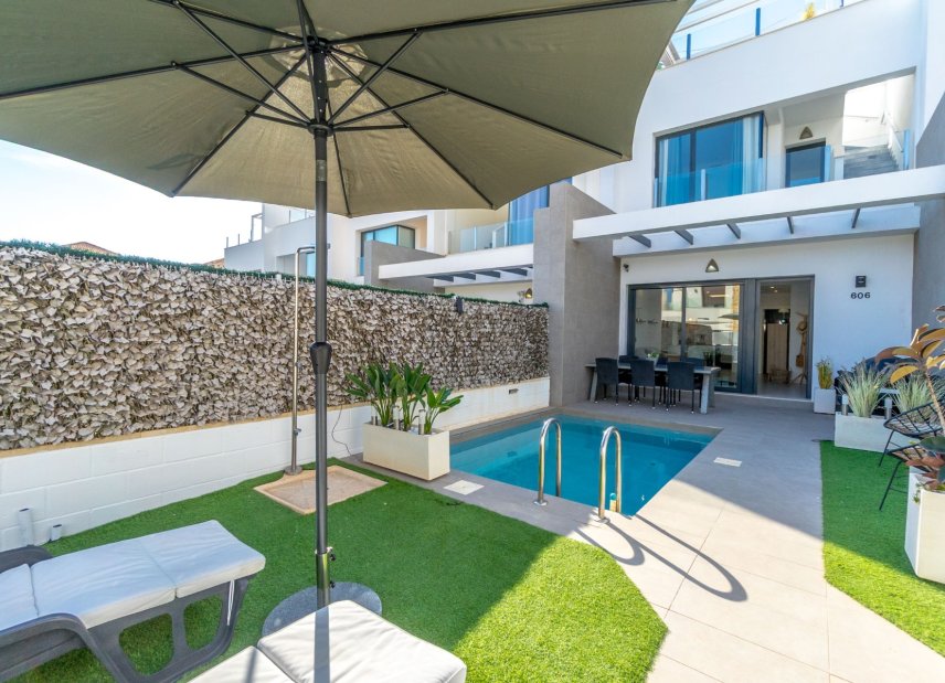 Resale - Townhouse -
Orihuela Costa - Villamartín
