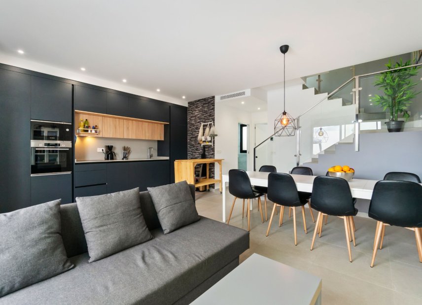 Resale - Townhouse -
Rojales