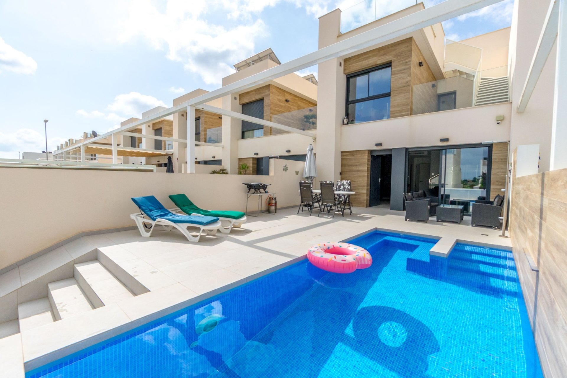Resale - Townhouse -
Rojales