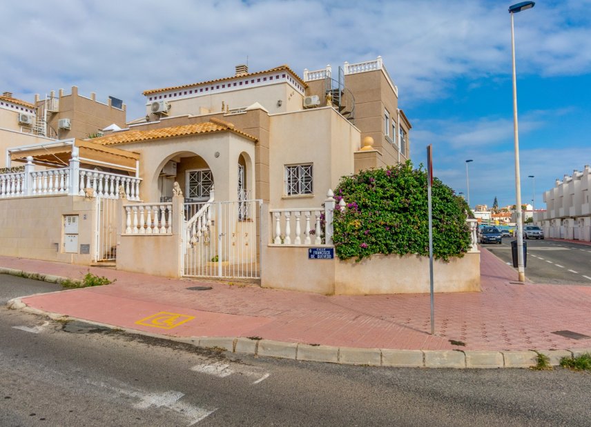 Resale - Townhouse -
Torrevieja