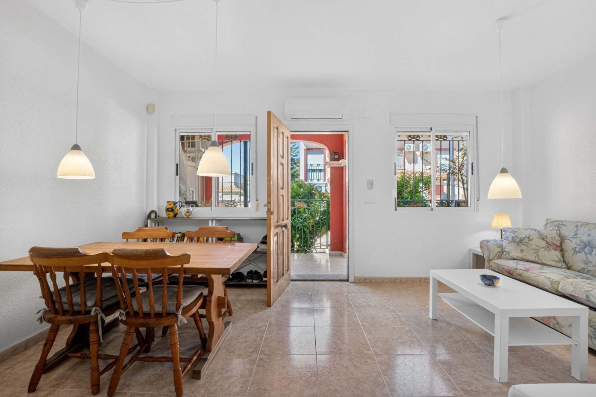 Resale - Townhouse -
Torrevieja