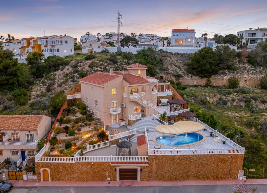 Resale - Villa -
Ciudad Quesada