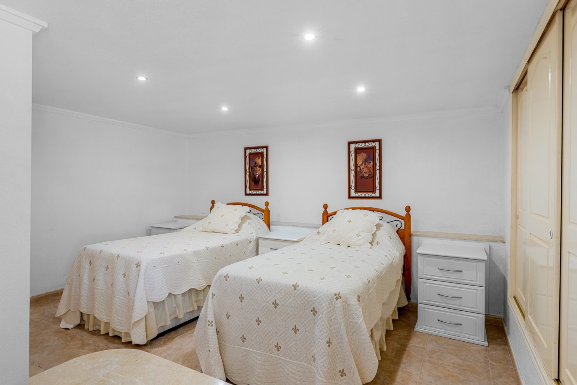 Resale - Villa -
Ciudad Quesada