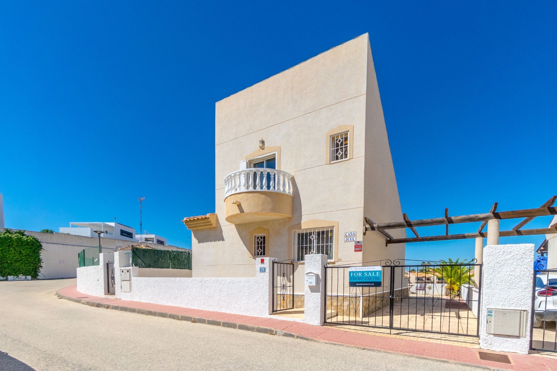 Resale - Villa -
Ciudad Quesada
