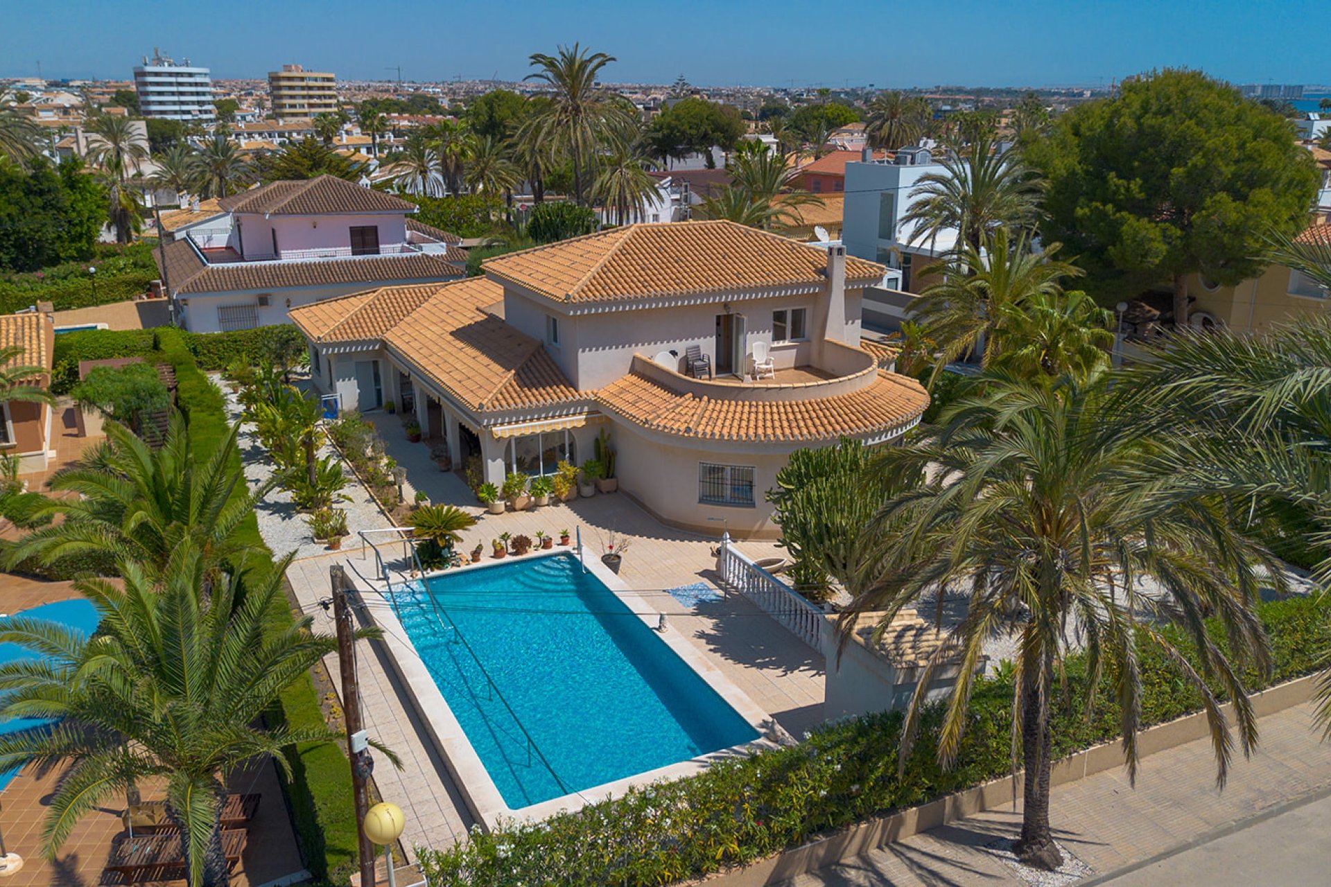 Resale - Villa -
Orihuela Costa - Cabo Roig