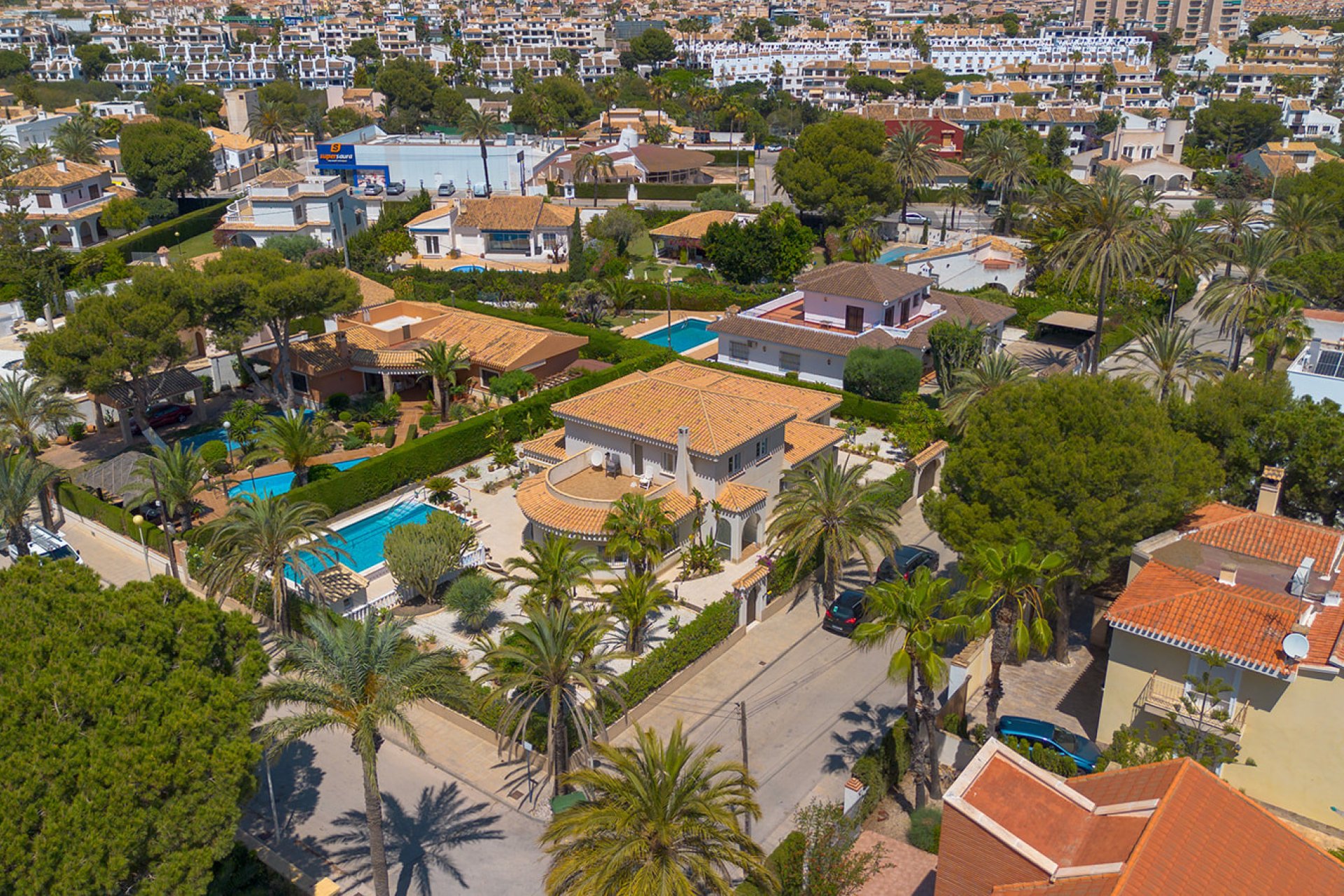 Resale - Villa -
Orihuela Costa - Cabo Roig