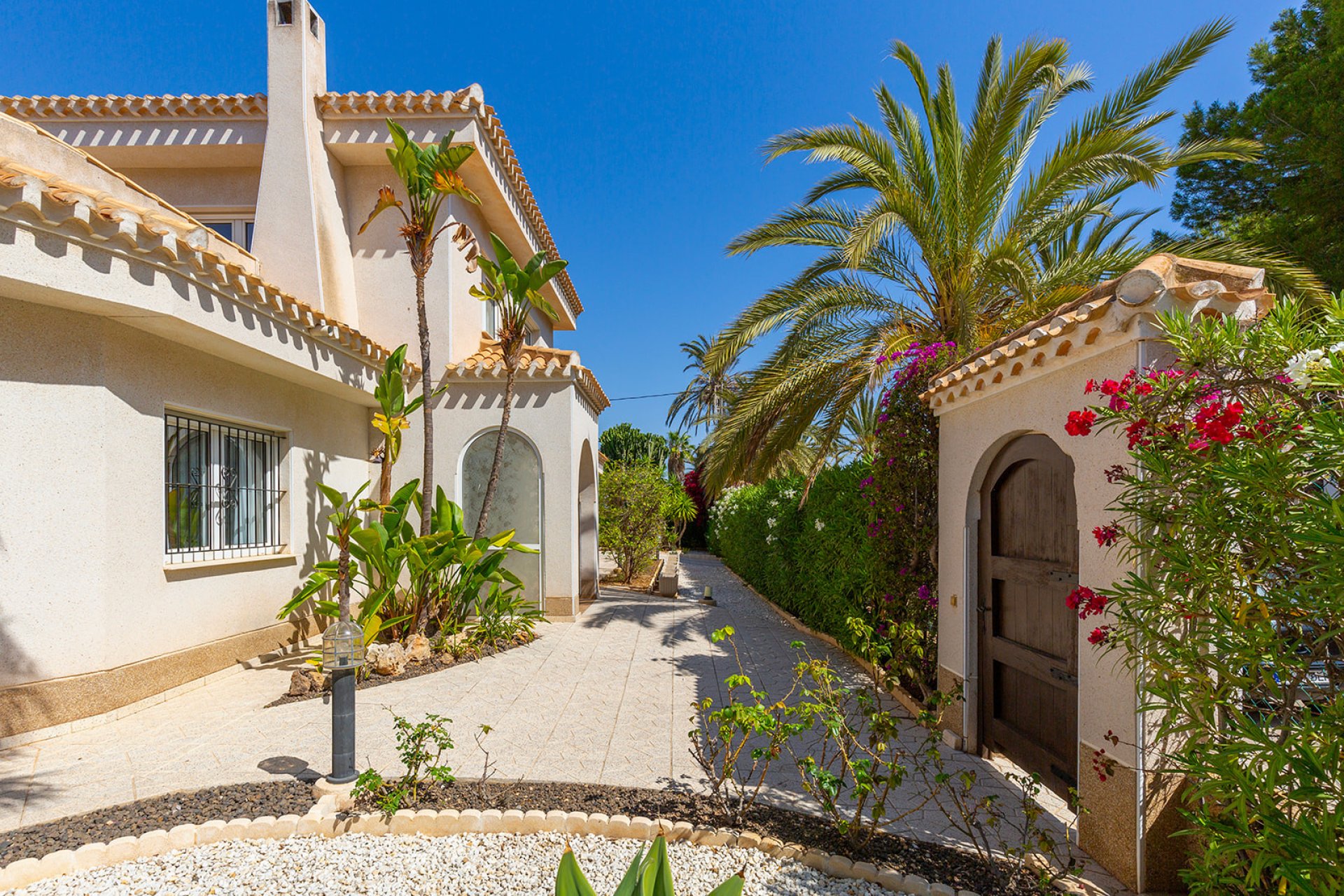 Resale - Villa -
Orihuela Costa - Cabo Roig