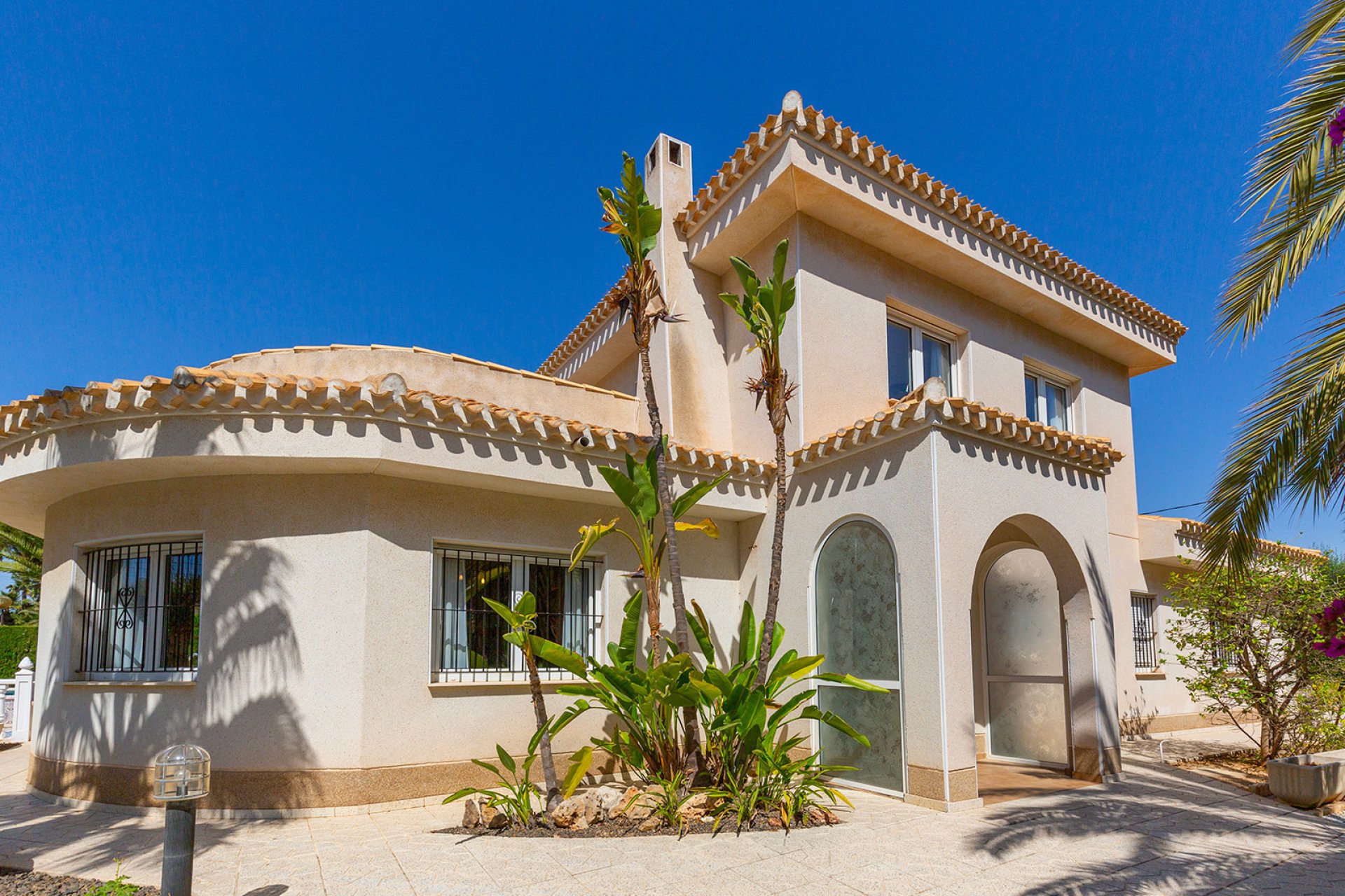 Resale - Villa -
Orihuela Costa - Cabo Roig
