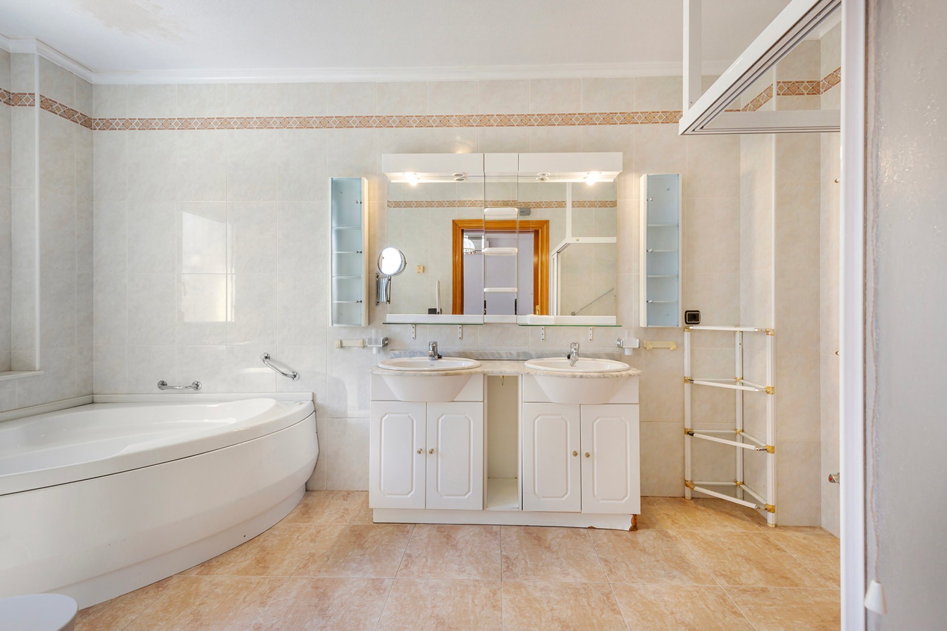 Resale - Villa -
Orihuela Costa - Cabo Roig