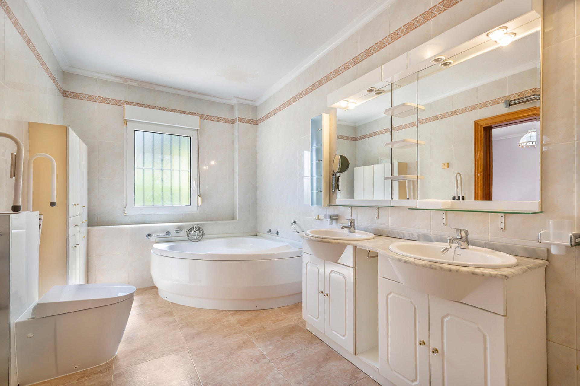 Resale - Villa -
Orihuela Costa - Cabo Roig