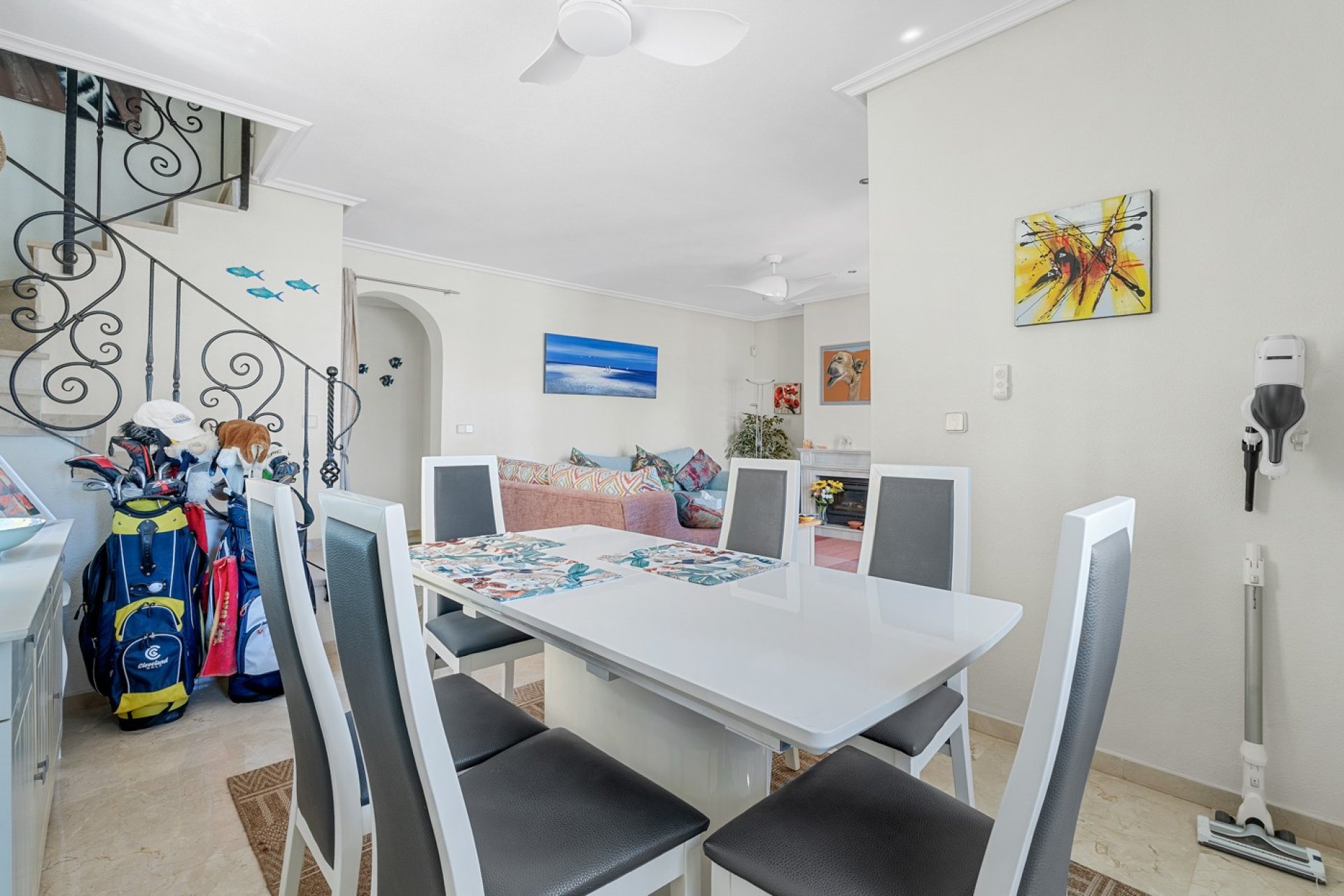 Resale - Villa -
Orihuela Costa - Los Dolses