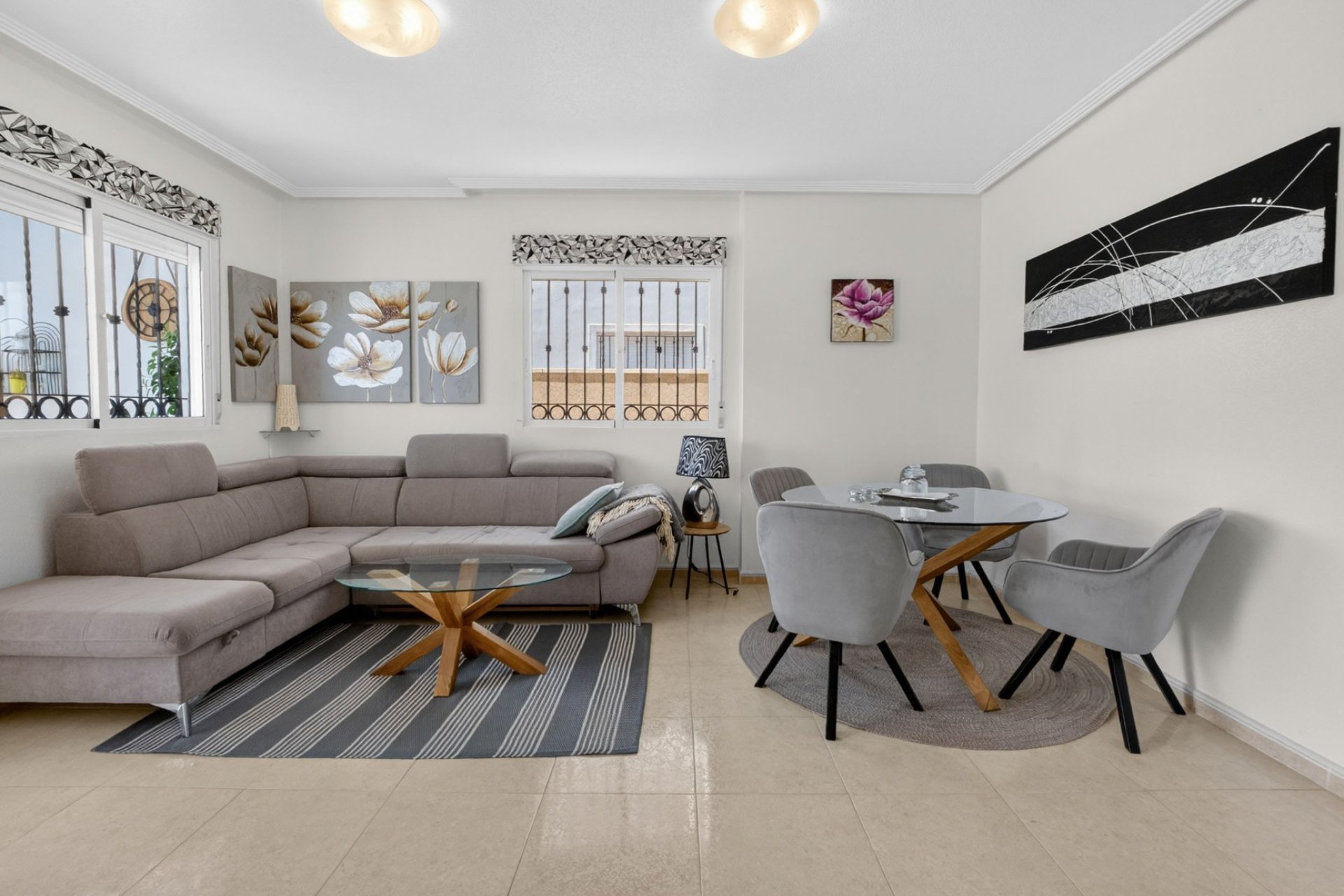 Resale - Villa -
Orihuela Costa - Punta Prima