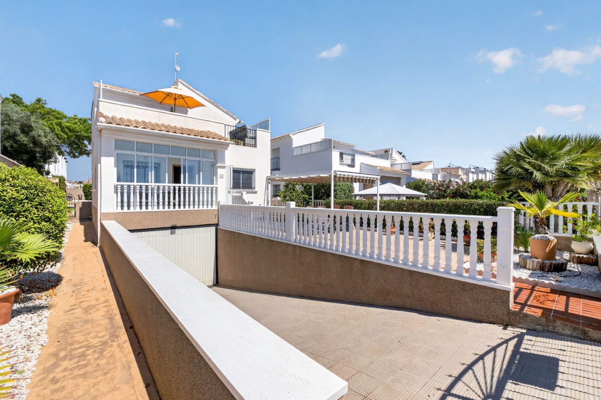 Resale - Villa -
Orihuela Costa - Punta Prima