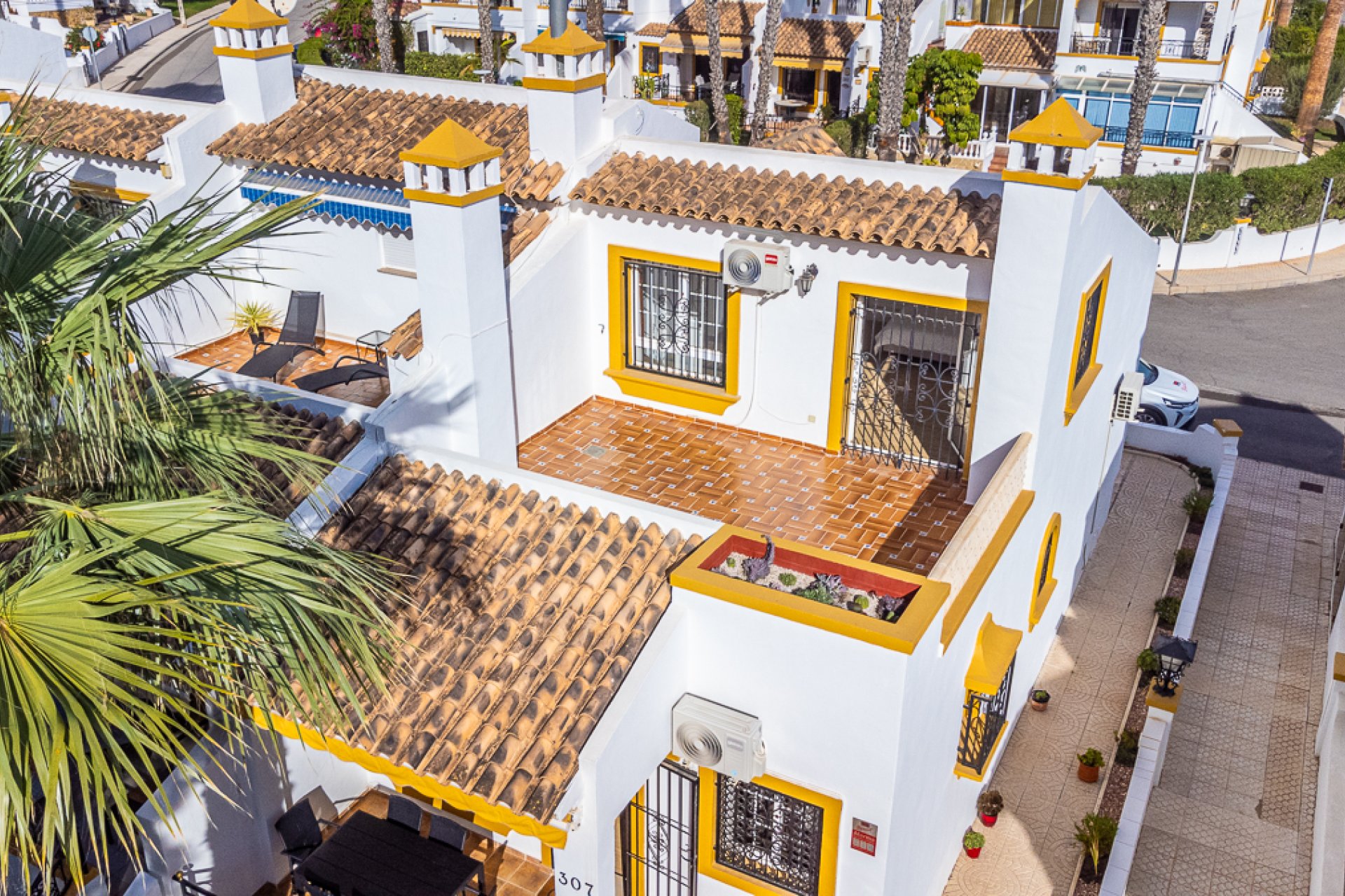 Resale - Villa -
Orihuela Costa - Villamartín