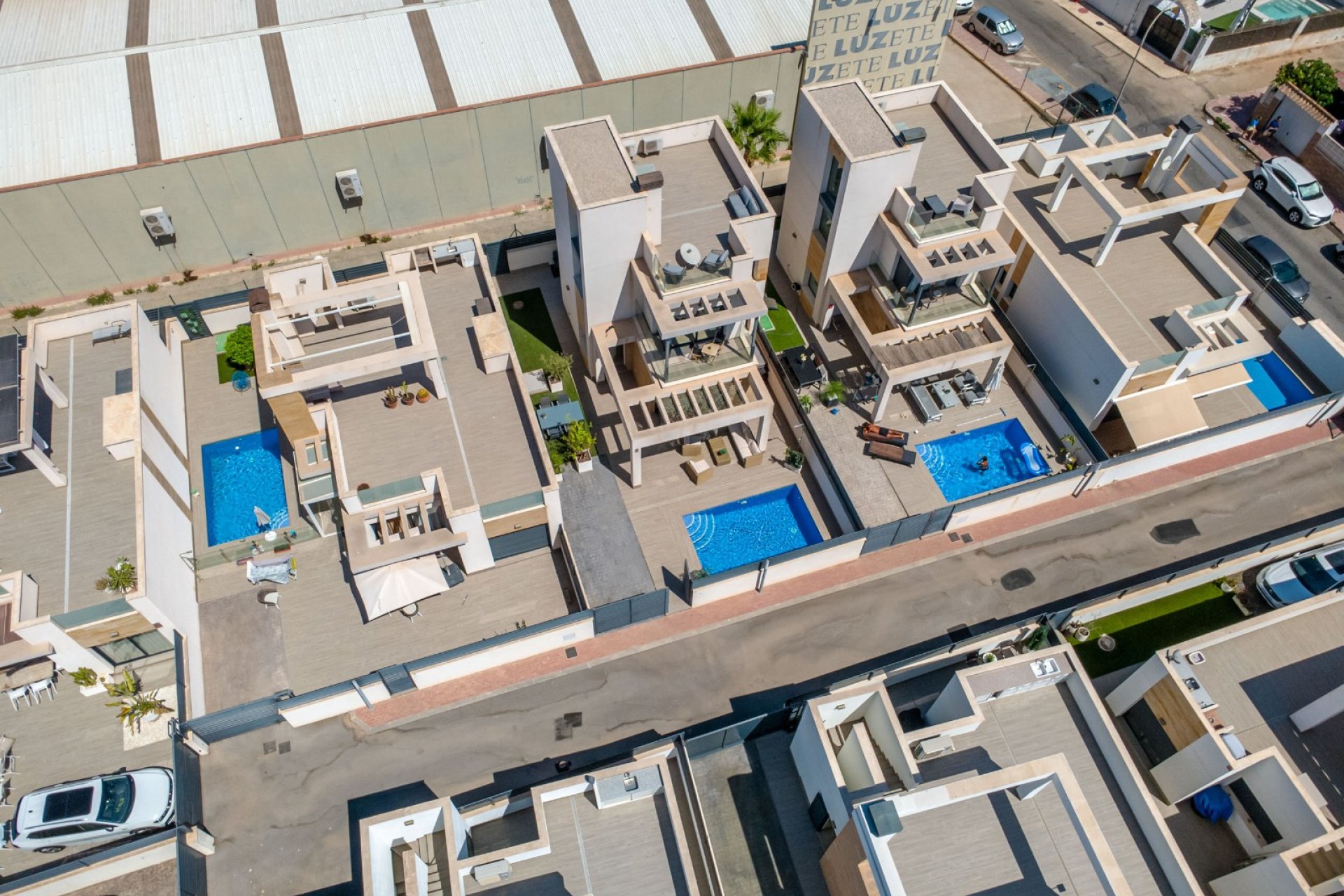 Resale - Villa -
Torrevieja