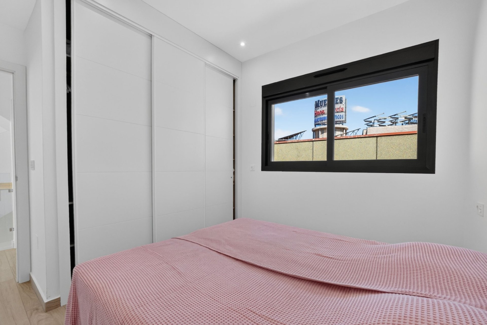Resale - Villa -
Torrevieja