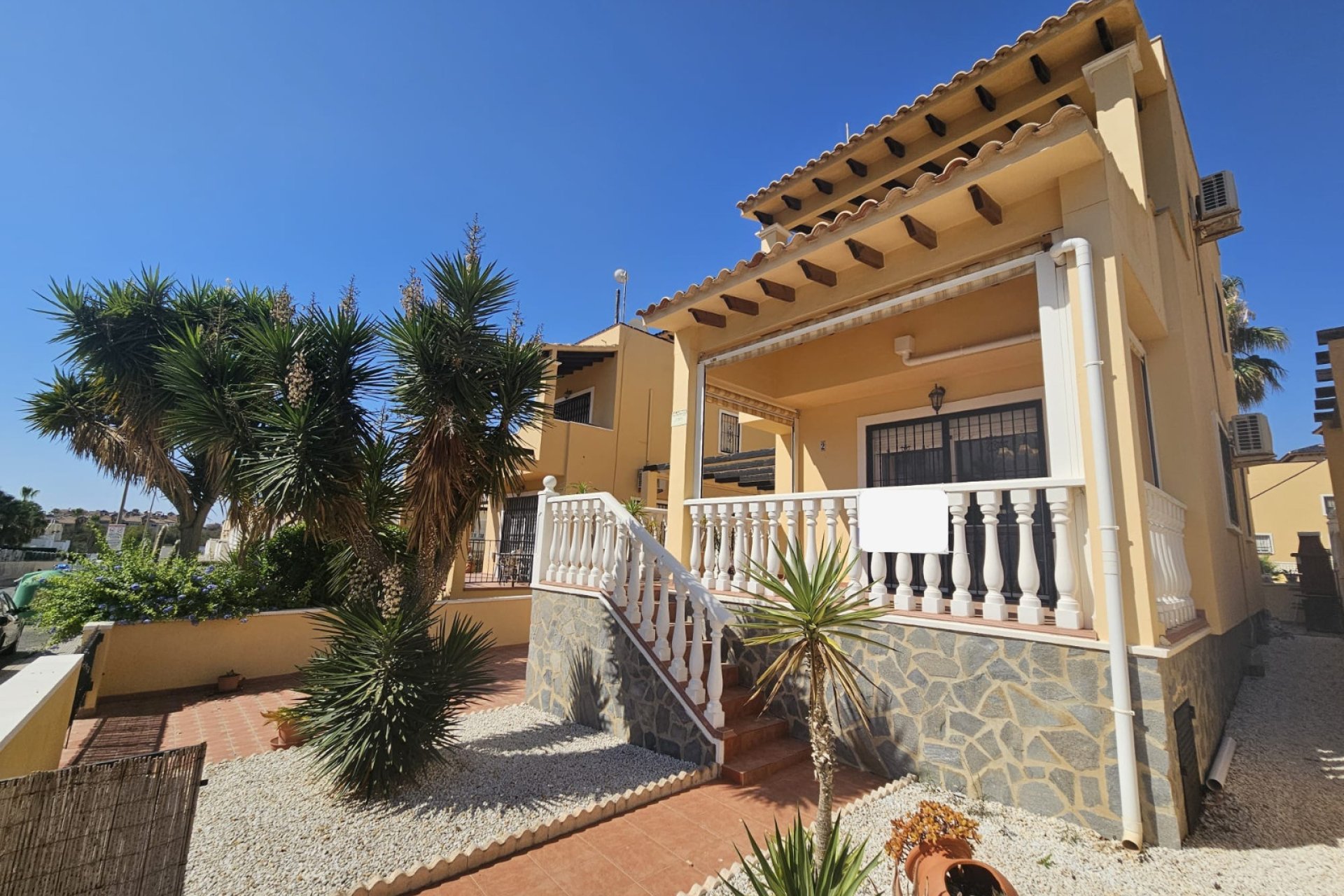 Resale - Villa -
Villamartín - Lomas del Golf
