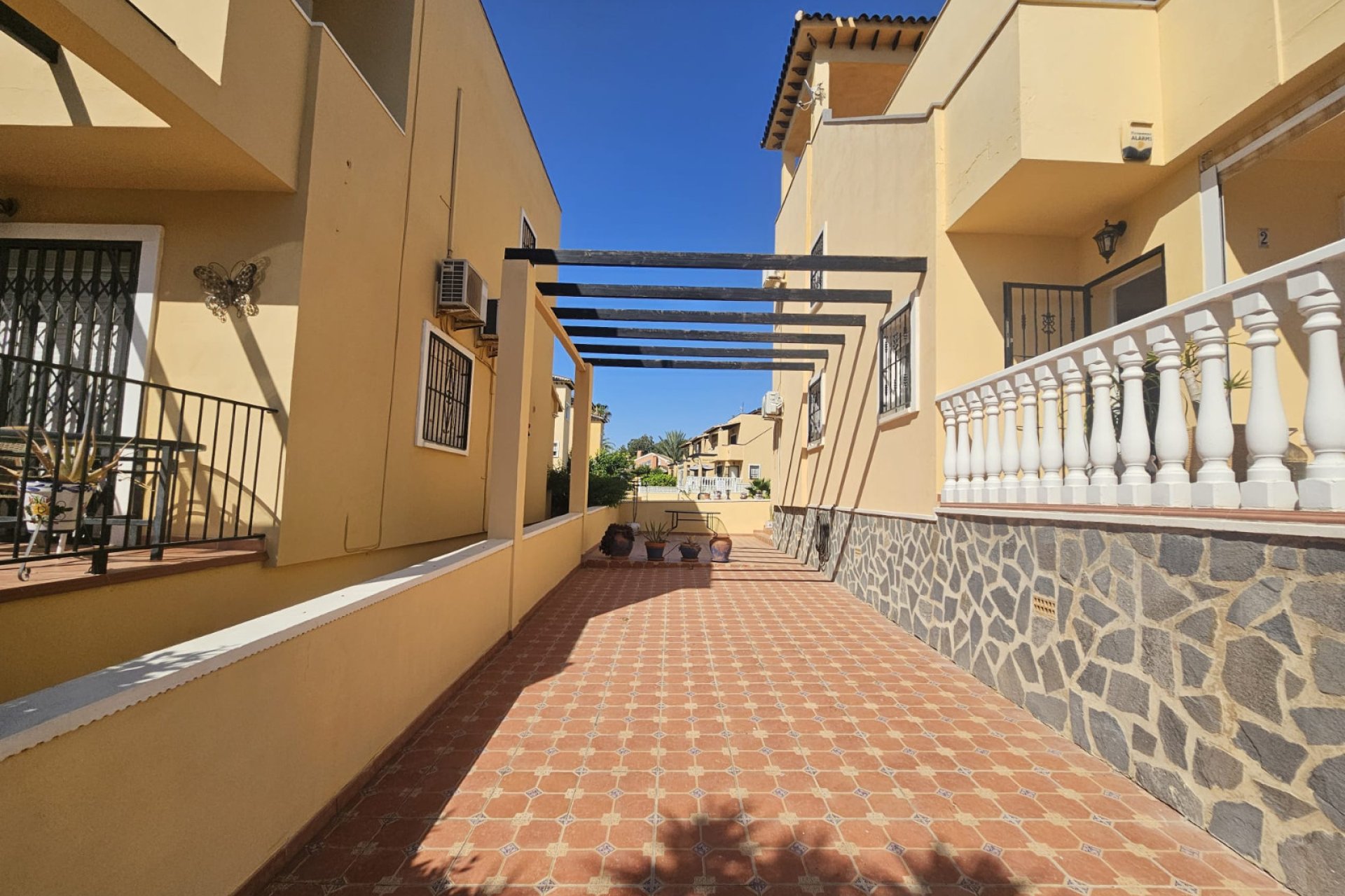 Resale - Villa -
Villamartín - Lomas del Golf