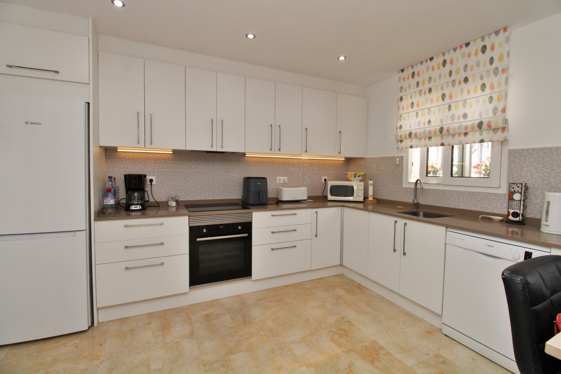 Resale - Villa -
Villamartín - Los Dolses