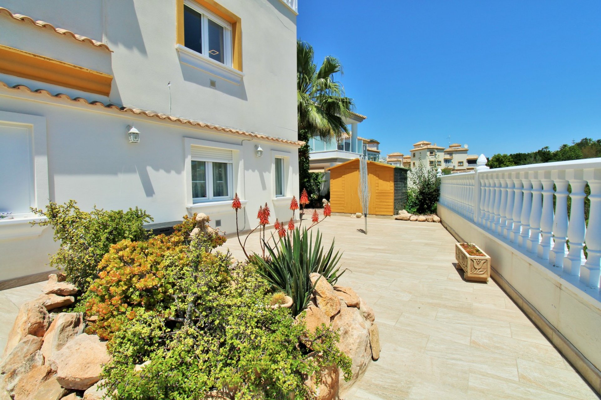 Resale - Villa -
Villamartín - Los Dolses