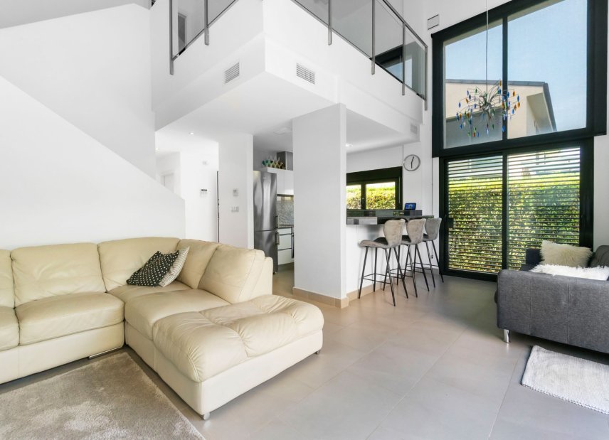 Resale - Villa -
Villamartín - Los Dolses