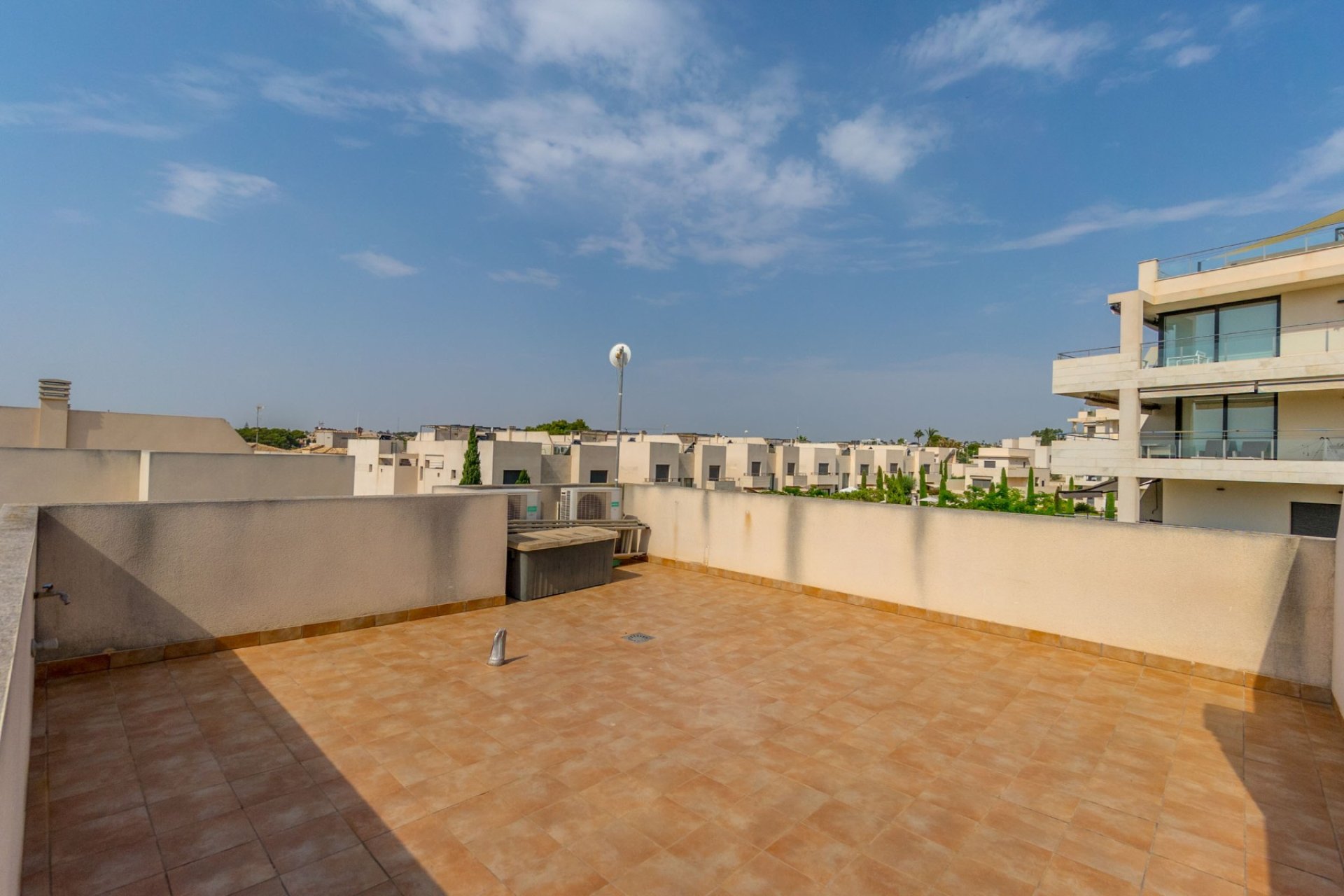 Resale - Villa -
Villamartín - Los Dolses