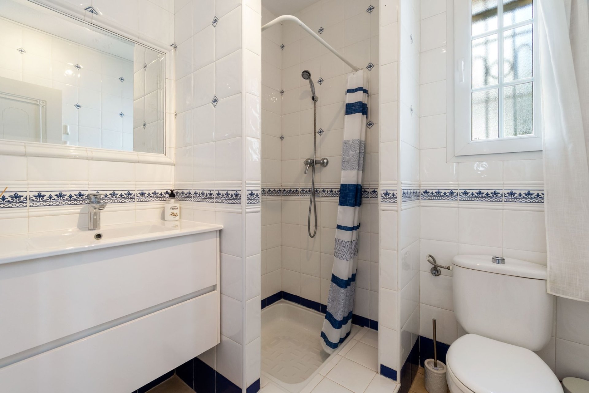 Resale - Villa -
Villamartín