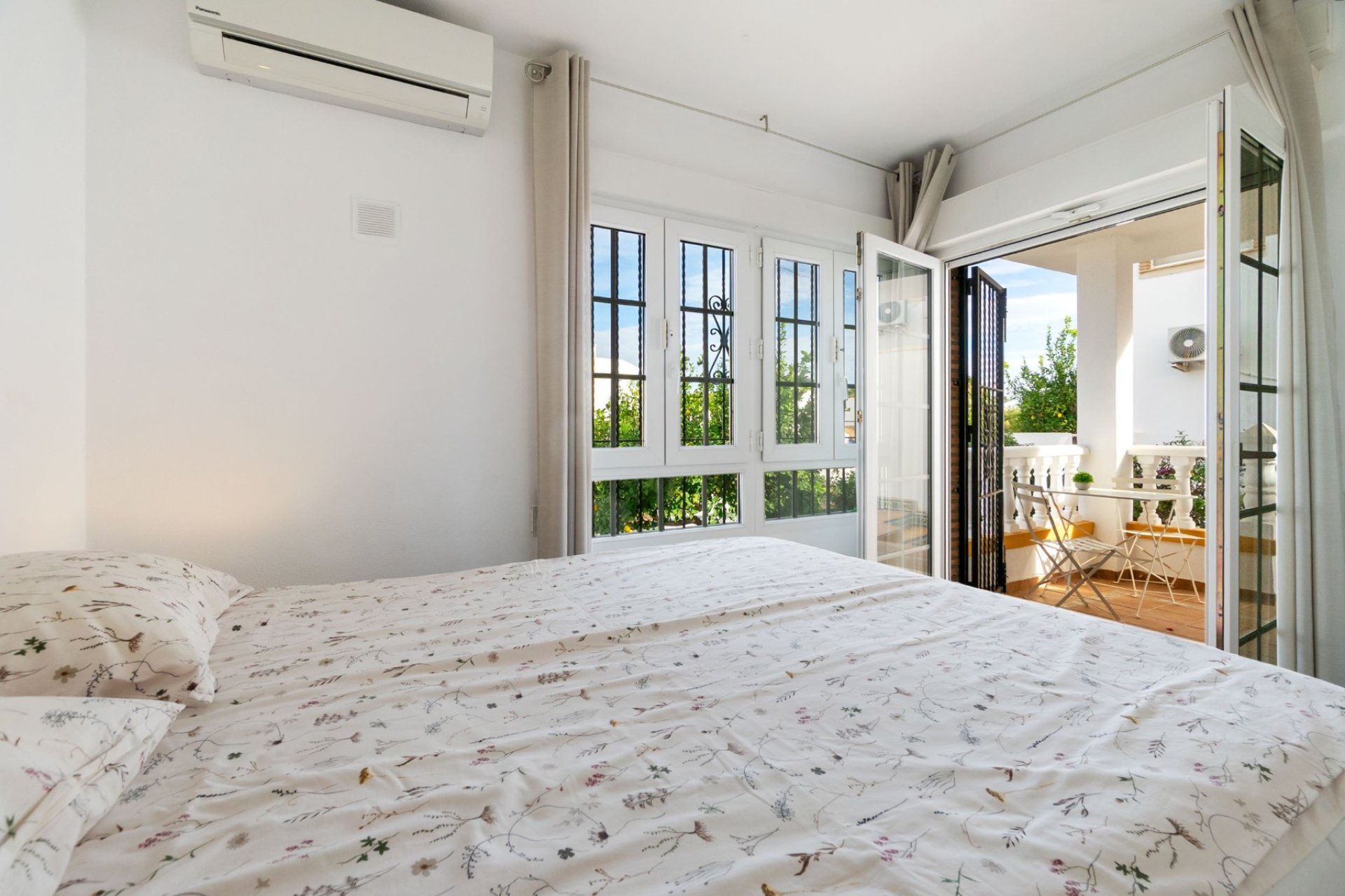 Resale - Villa -
Villamartín