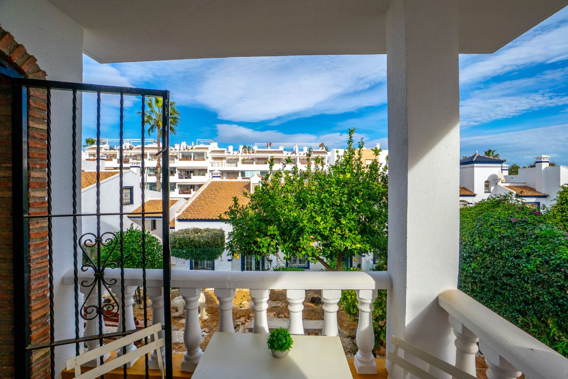 Resale - Villa -
Villamartín