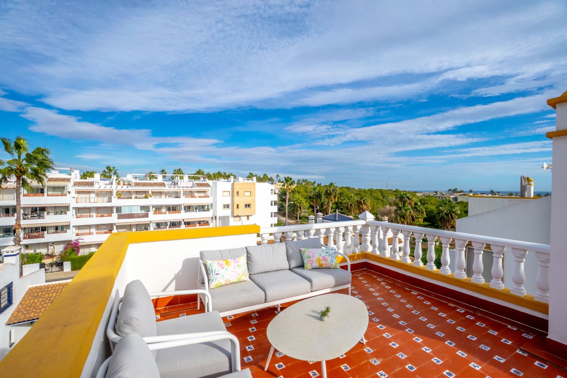 Resale - Villa -
Villamartín